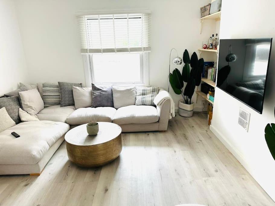 Stunning 2 Bedroom Flat Camden Лондон Экстерьер фото