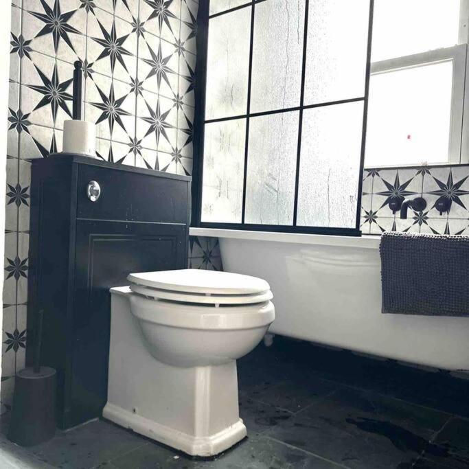 Stunning 2 Bedroom Flat Camden Лондон Экстерьер фото
